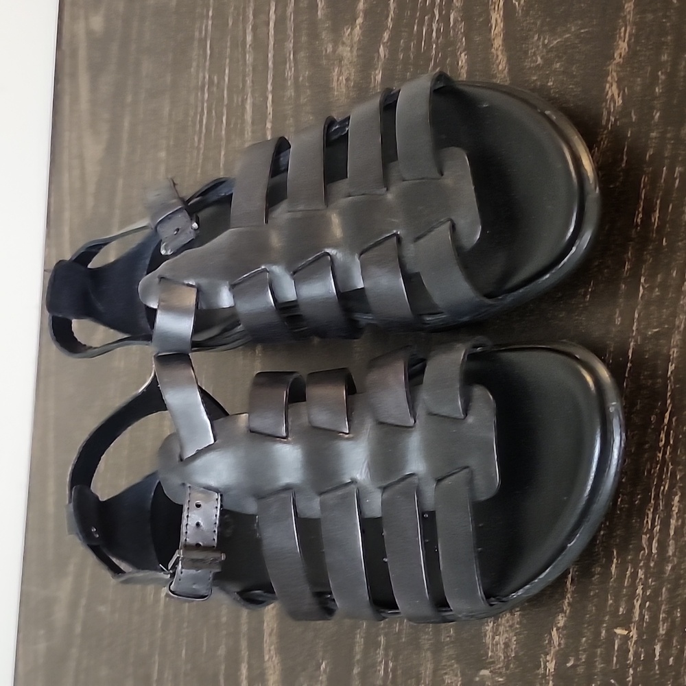 Ecco Black Leather Fisherman Sandals